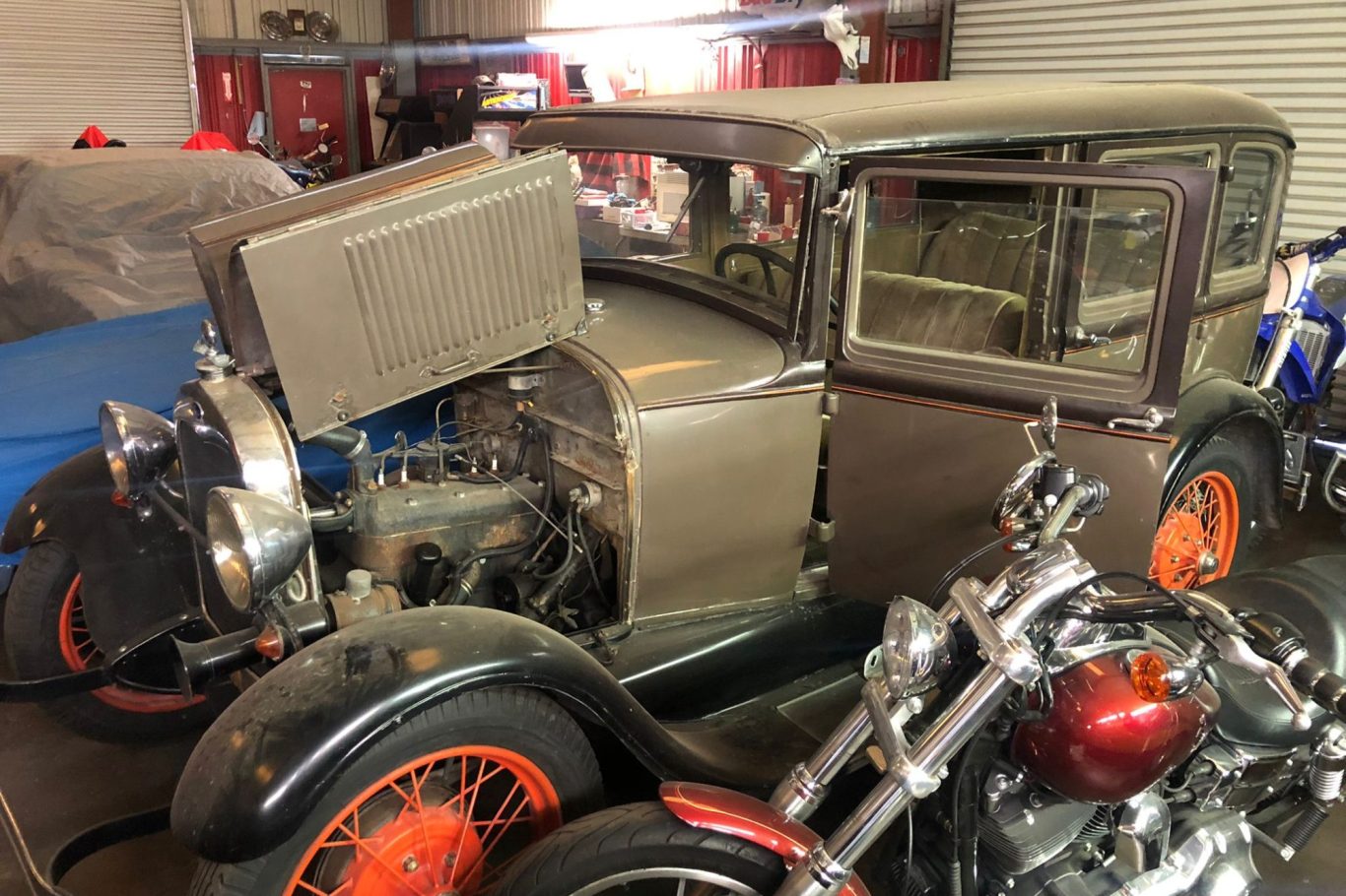 Scheunenfund eines alten Oldtimers in den USA Scheunenfund Ford Model A in den USA