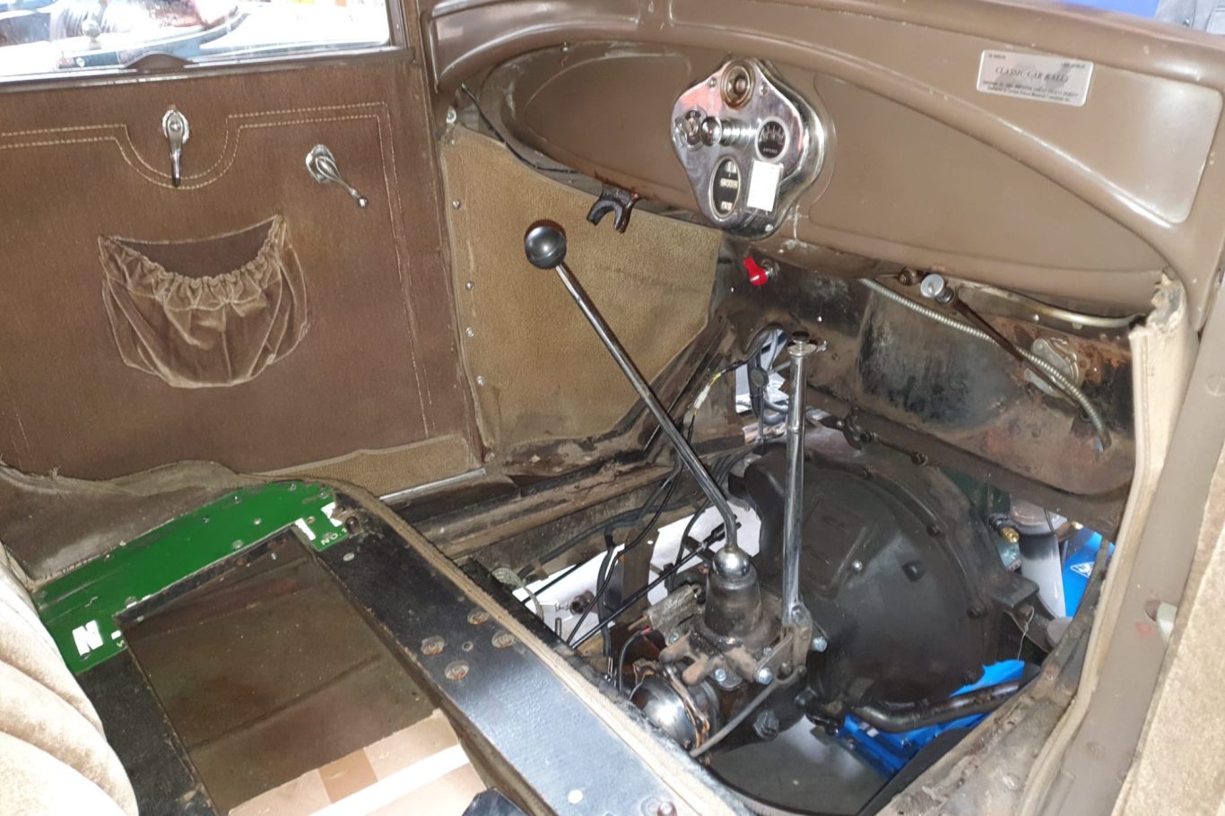 Zerlegen eines Ford Model A Demontage zur Restauration eines Oldtimers